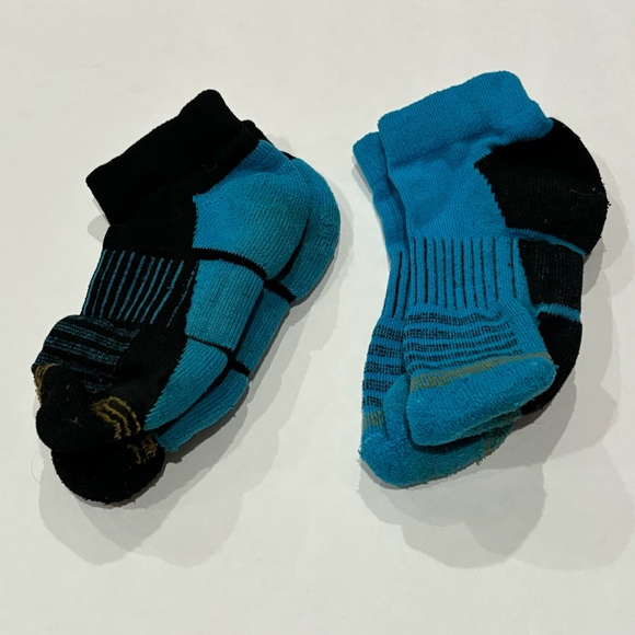 GOLDTOE Boy’s 2-Pack Signature Gold Elite Performance Low Cut Socks -blue size M - Picture 2 of 2